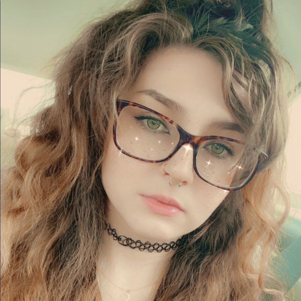 Meet your Posher, Caity